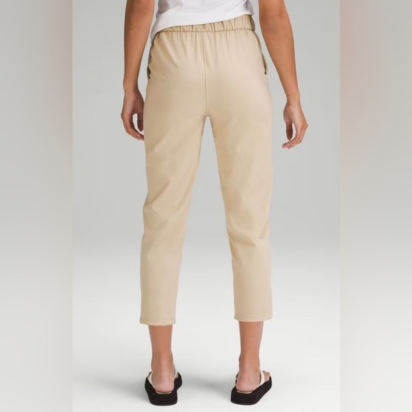 Lululemon Stretch High-Rise Cropped Pant 23" Tan Sz 10 - Picture 12 of 13